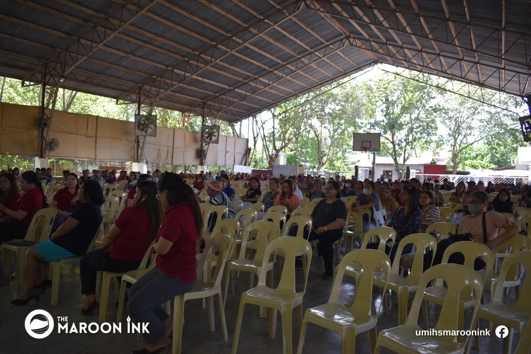 NEWS | Grade 10 and Grade 12 parents meet at the UM Ilang gymnasium on A...