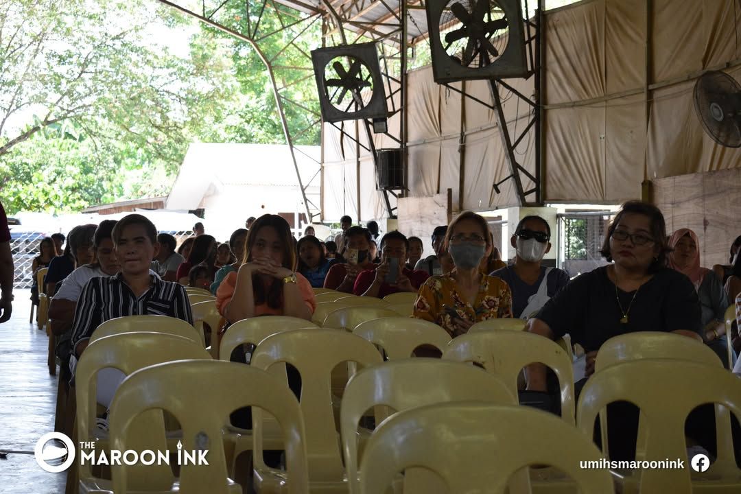 NEWS | Grade 10 and Grade 12 parents meet at the UM Ilang gymnasium on A...