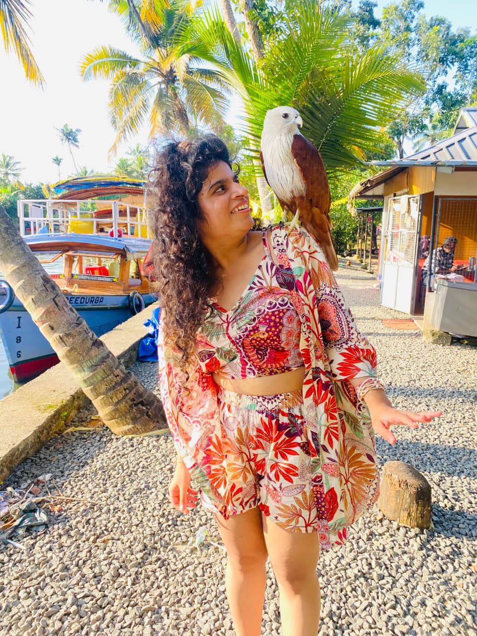 photo with eagle in alleppey