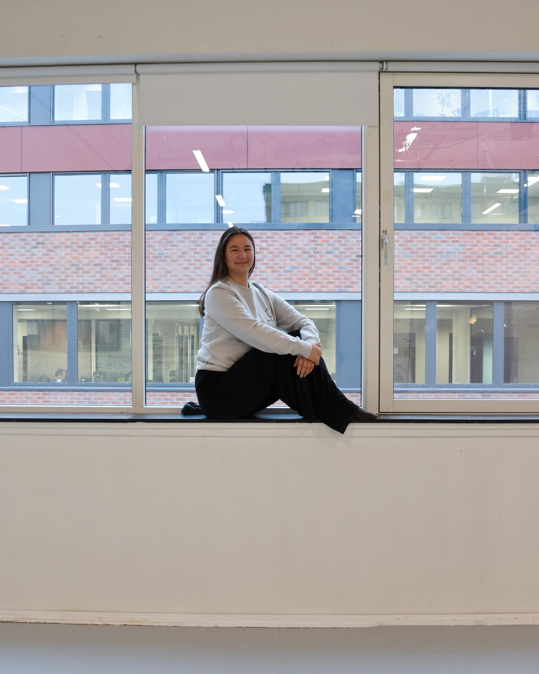 Anne Marthe i vinduet