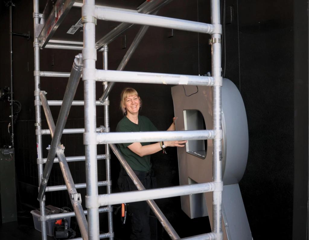 Bilde av en dame som er teknikker 