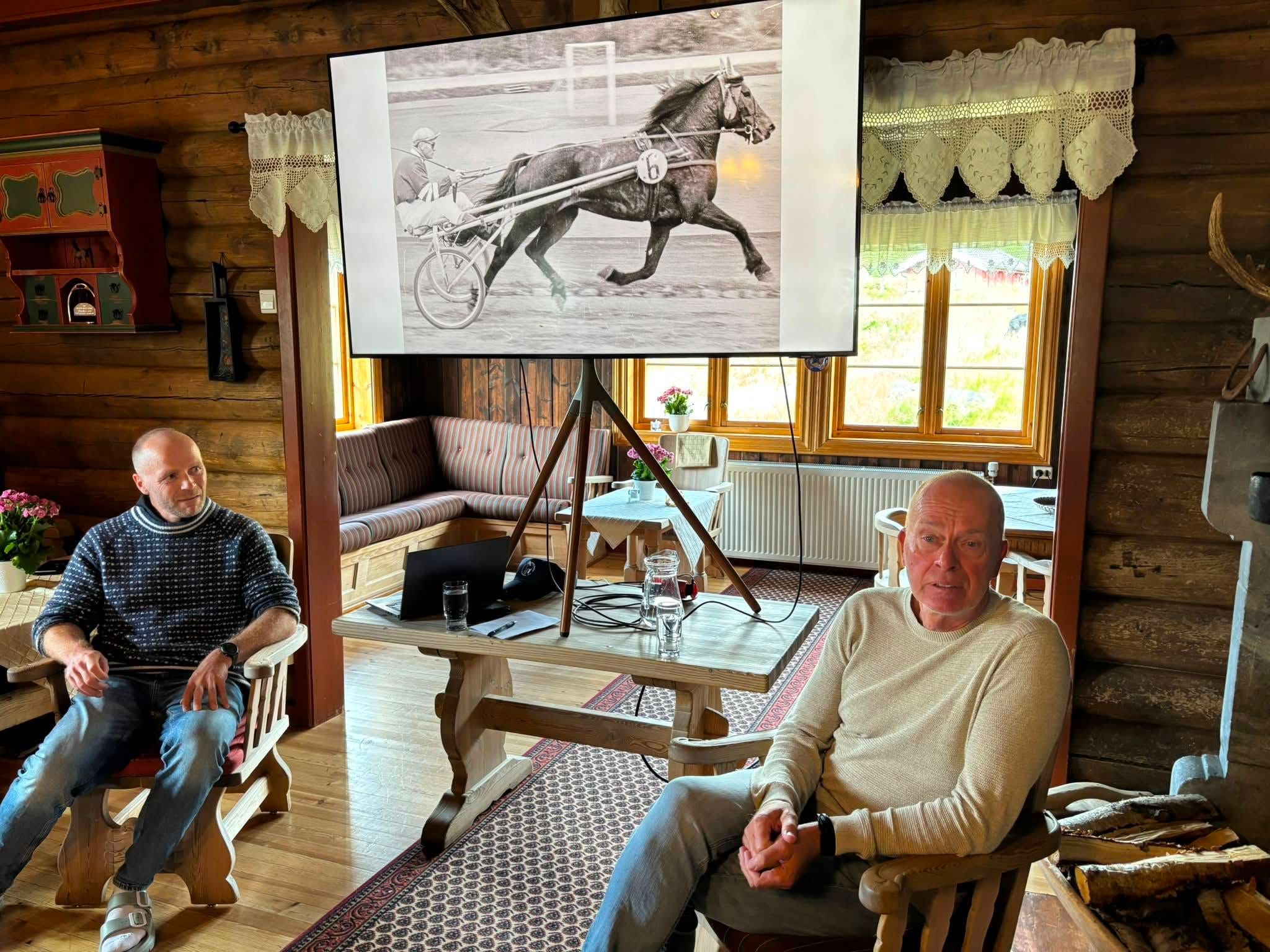 Frode Hamre og Lars O. Romtveit under seminaret på Sikkilsdalsseter