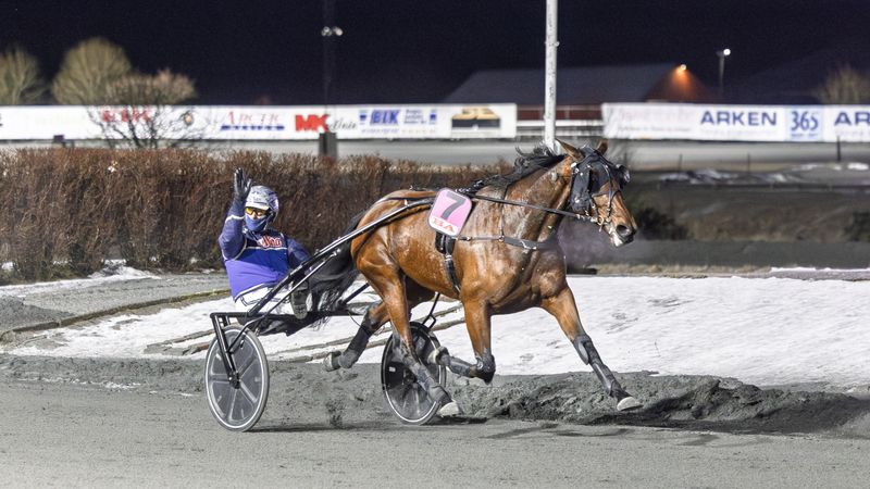 Strålte i comebacket – æret Arne Hamre