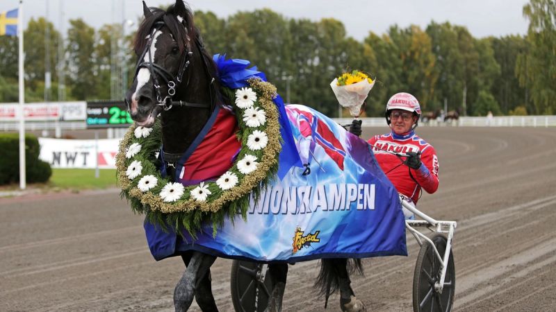 Tordenskjold med seierskrans og Unionskampen-dekken på Färjestad
