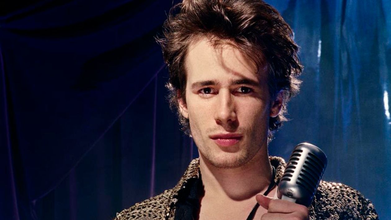Jeff Buckley with microphone