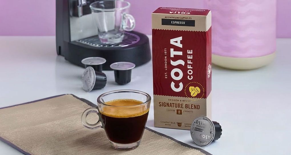 Чаша Коста кафе еспресо, с Signature blend пакет и разпилени капсули