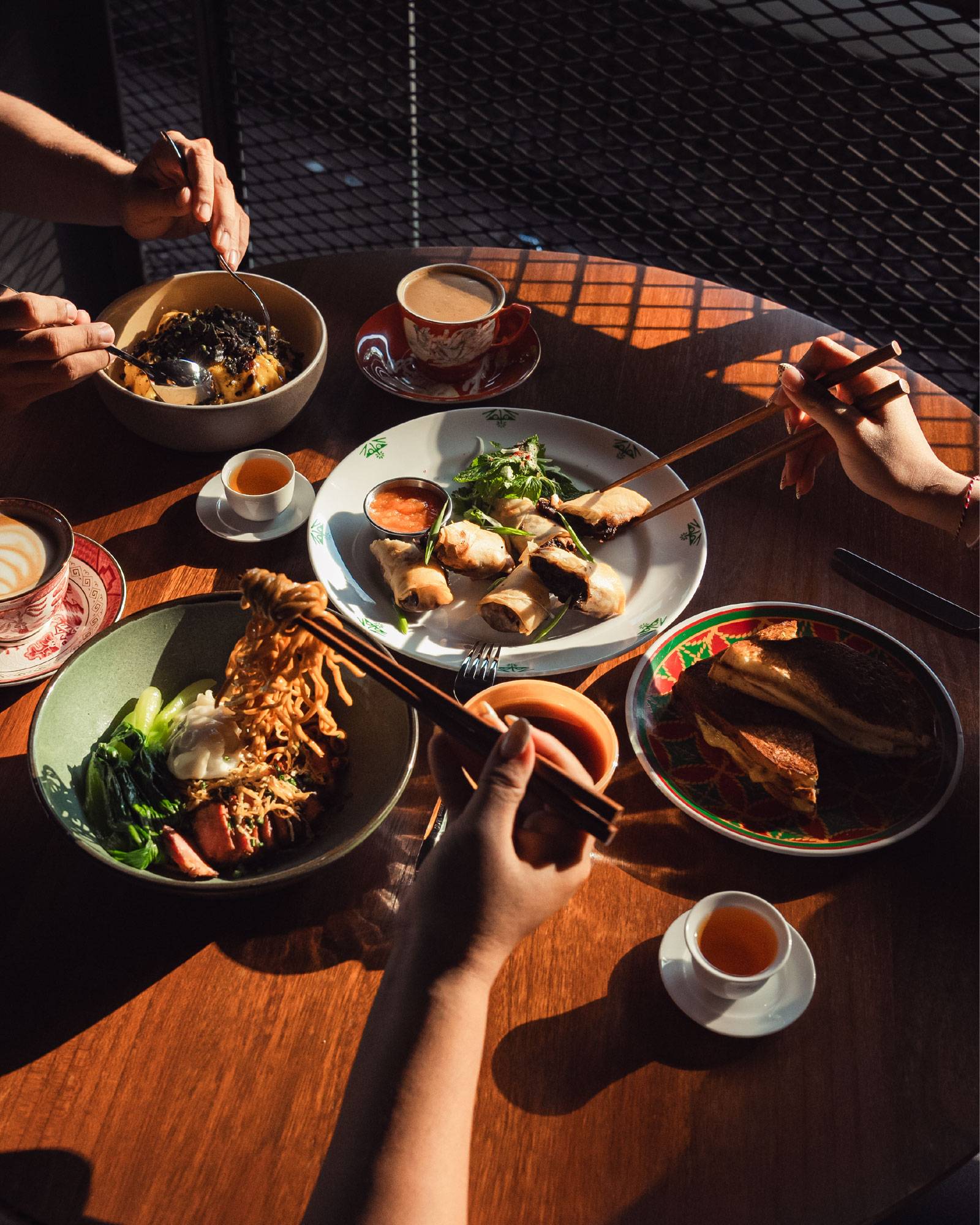 DINING EXPERIENCE 4