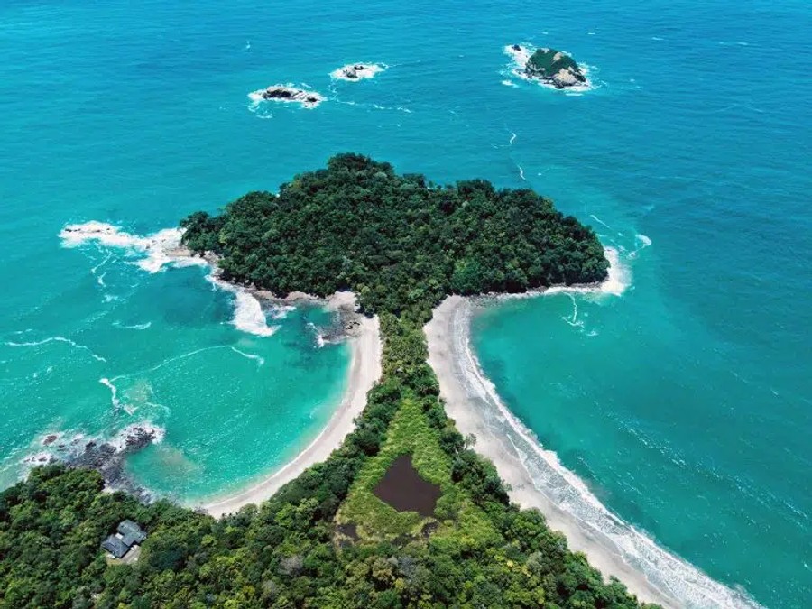 A peninsula with two beaches in Manuel Antonio NP, Costa Rica