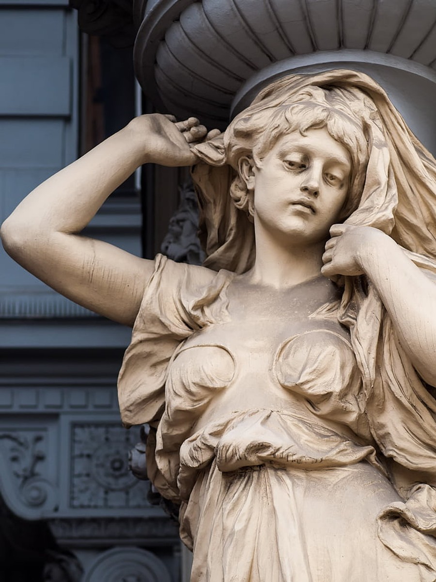 A statue of a woman in Vienna