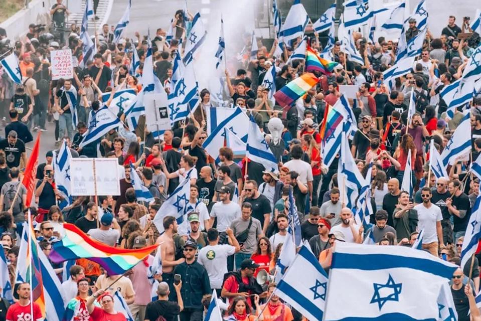 Crowds gathered in support of Israel