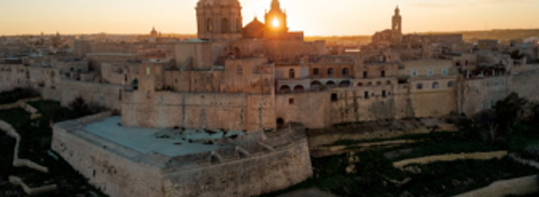 Daily guided tours with expert Messianic teachers