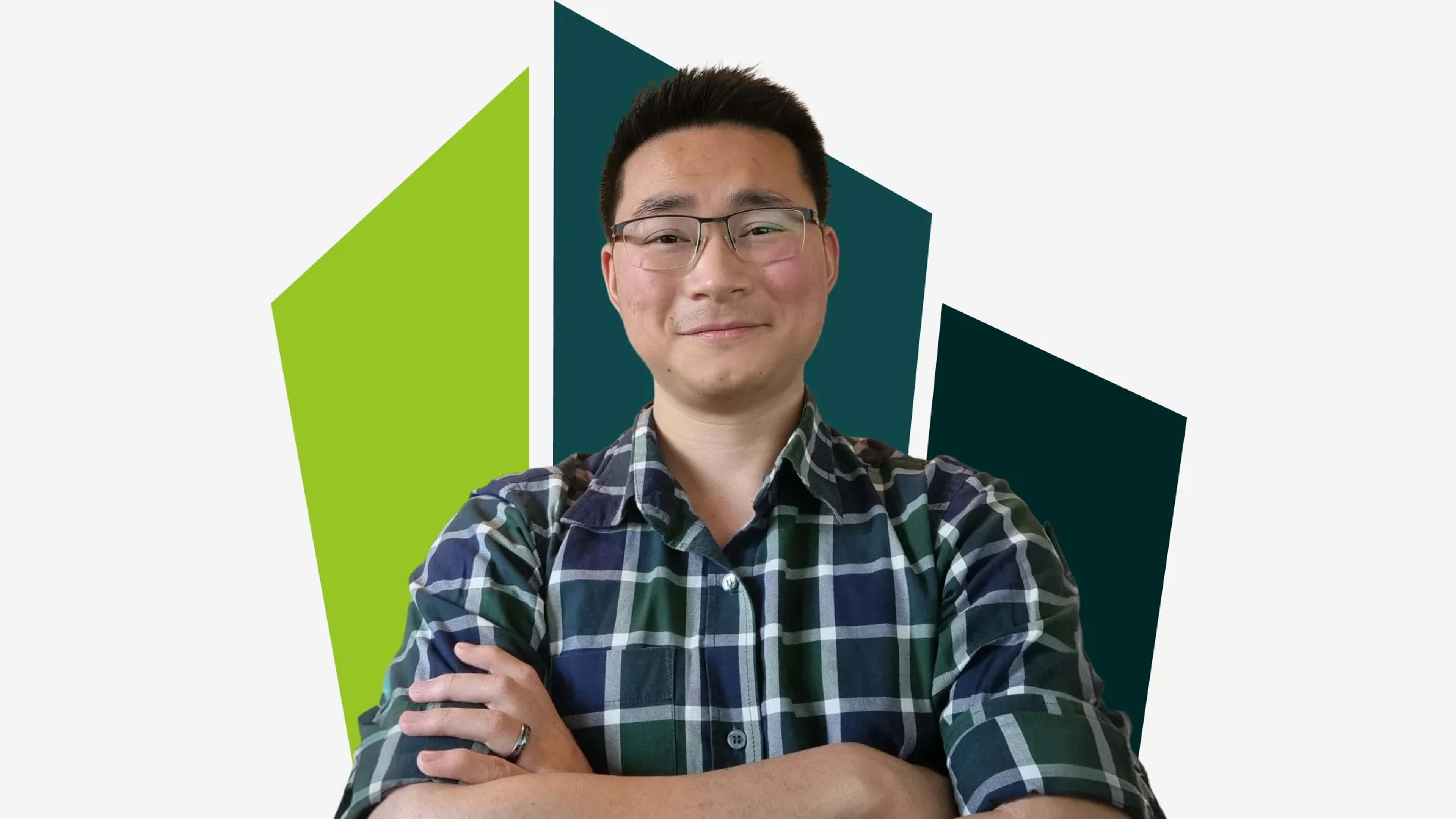 A photo of Galvin Phuong, crossing his arms.