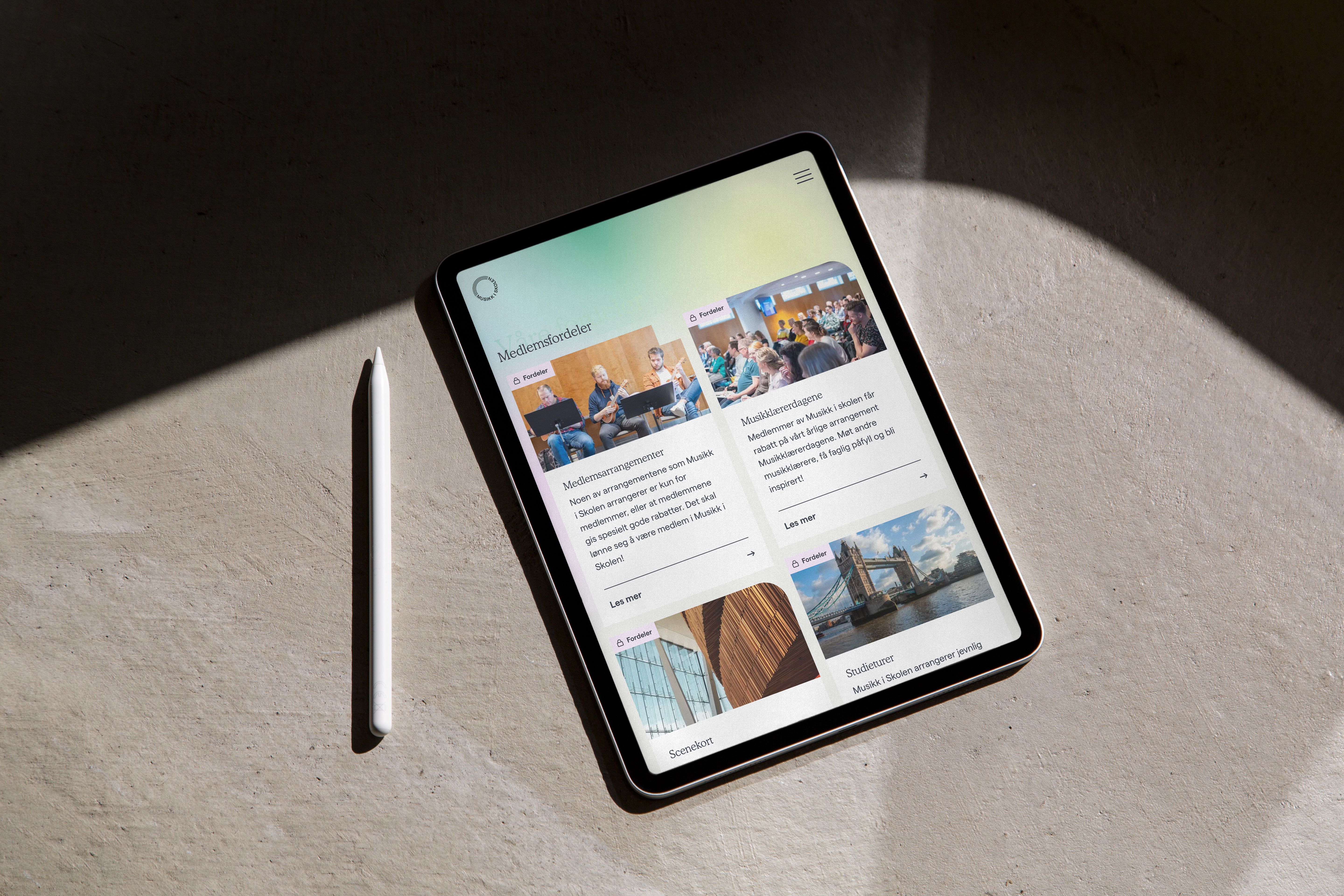 Ipad som viser nettsiden med tilbudene til Musikk i skolen. Foto.