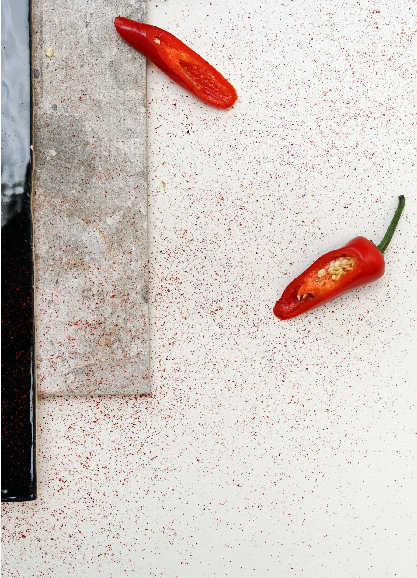 En chili som er delt i to. 