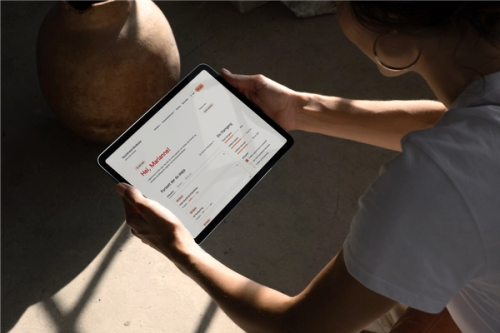 a laptop is open to a page that says en introduktion i koordinatorhandboka