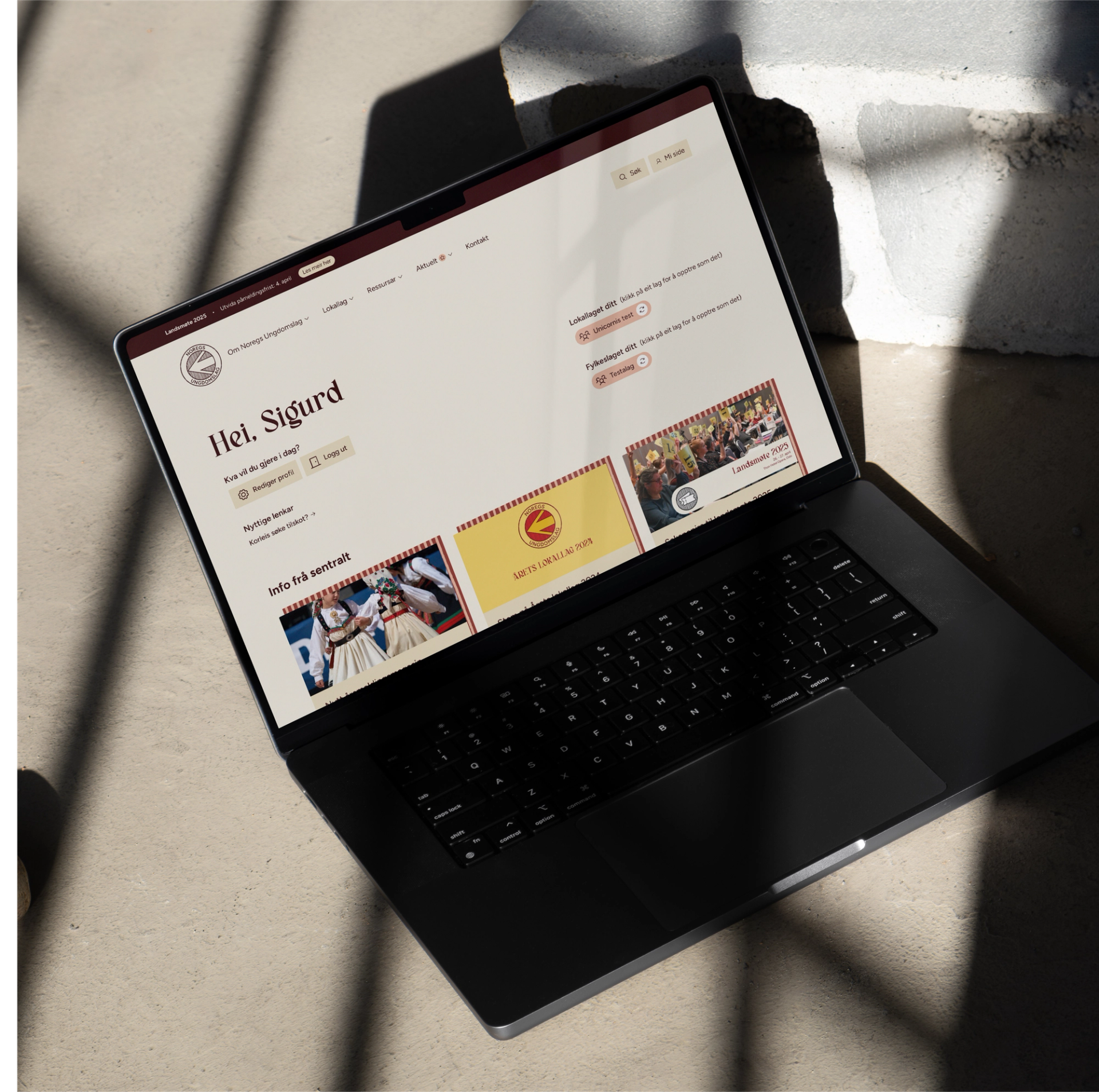 a laptop is open to a website called het sigurd