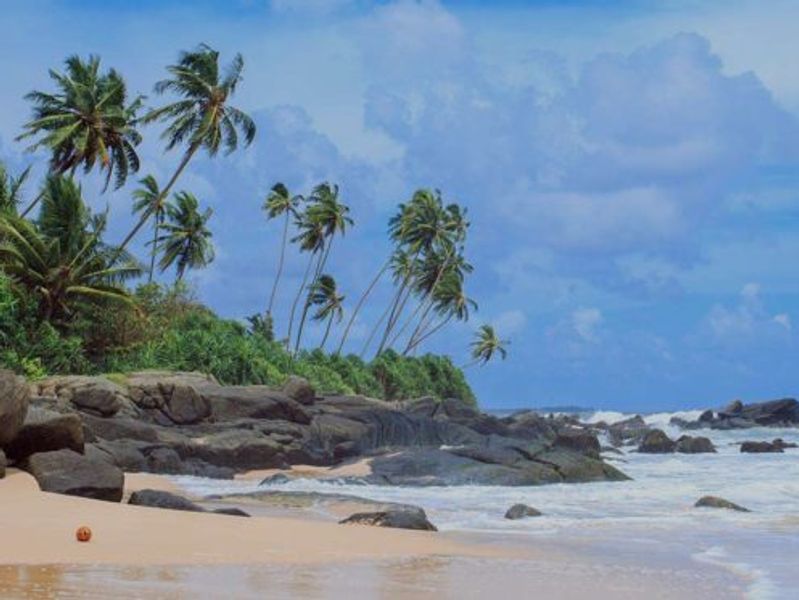 THE ESSENTIAL BEACH GUIDE FOR SRI LANKA