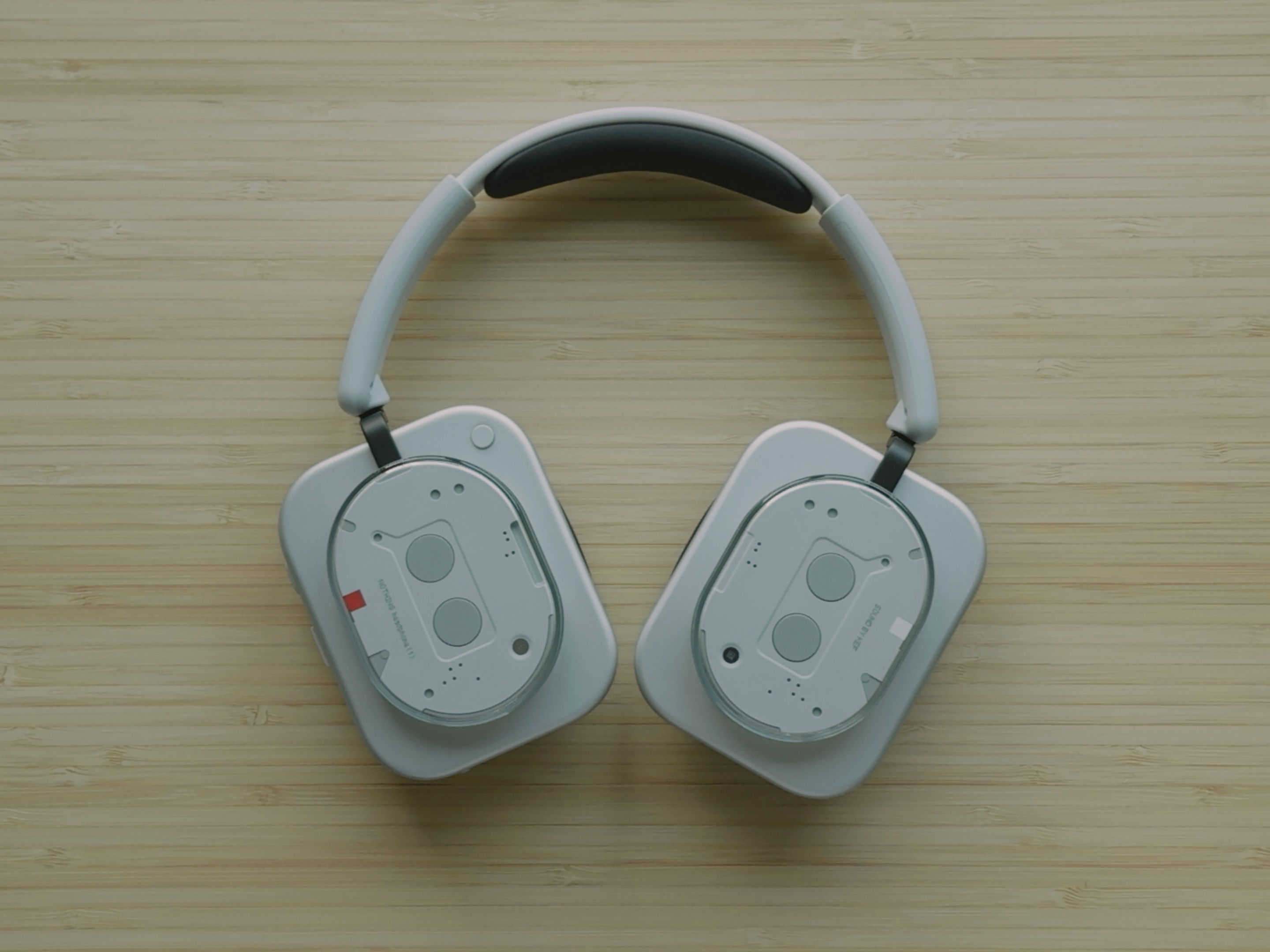 Nothing Headphone (1) レビュー。EQで化ける音質と優れたデザイン