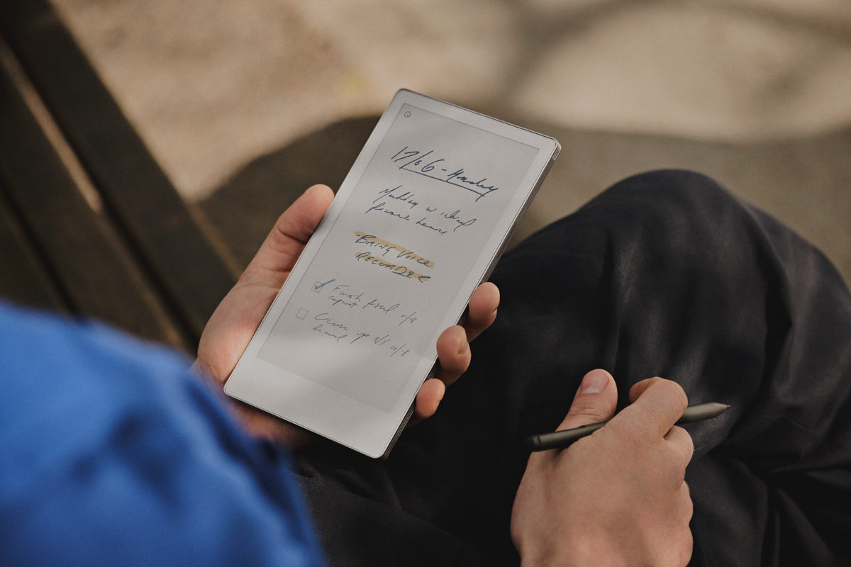reMarkable、「Paper Pro Move」発表。7.3インチのカラーE‑Inkで“紙のような体験”を