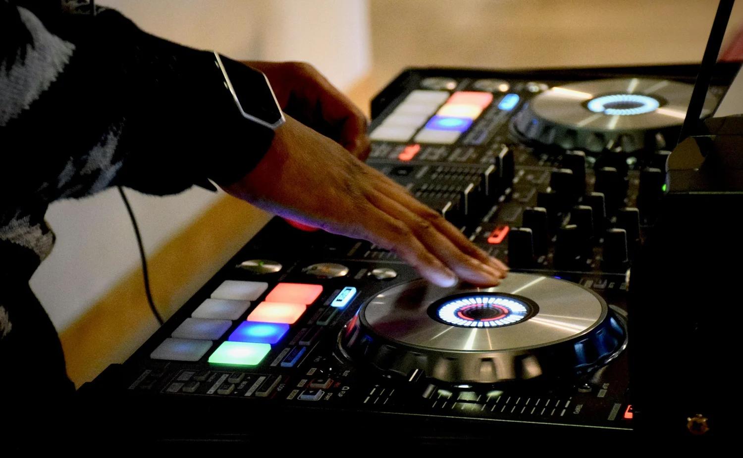 What Should a Professional Wedding DJ Cost? Understanding the Value of a Quality DJ for Your Pennsylvania Wedding