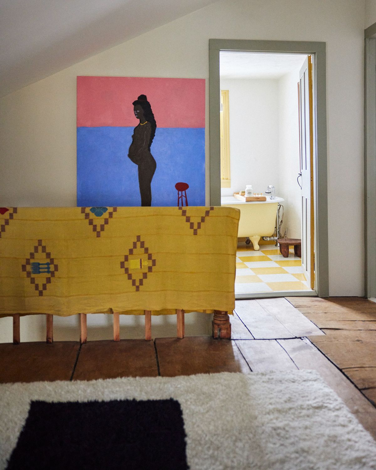 Home of Cassi Mamoda displaying Monolith 01 in the color Dusty White.