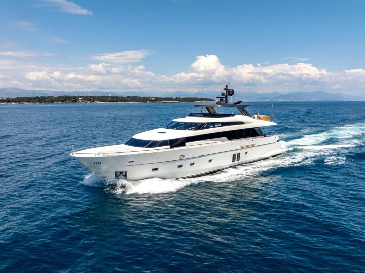 CALM exterior, 29m Sanlorenzo motor yacht for sale