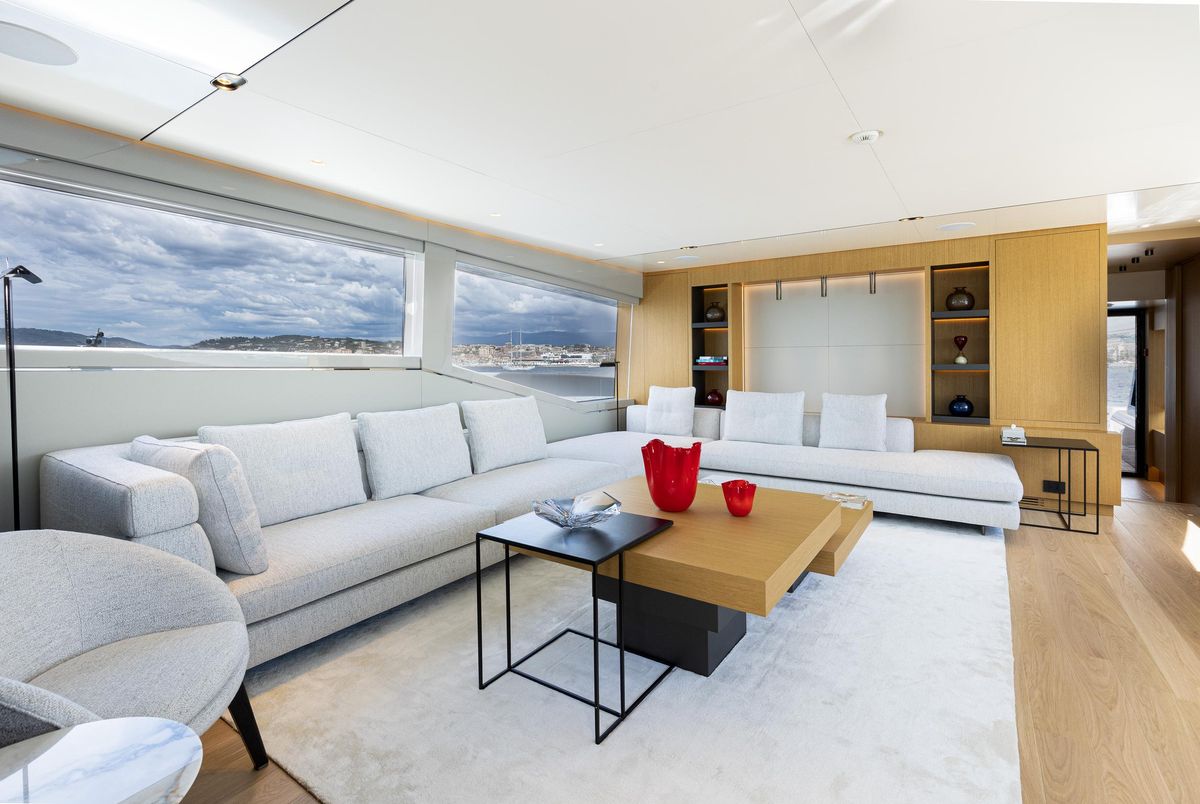 X ONE 30m Extra Yachts motor yacht for sale — main salon