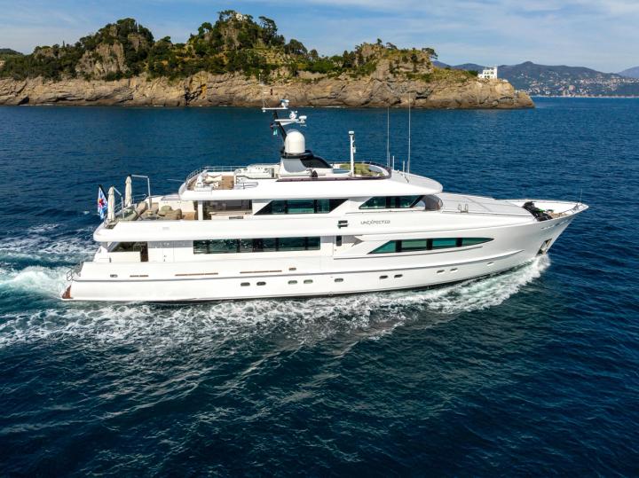 UNEXPECTED exterior, 38m Heesen motor yacht for sale