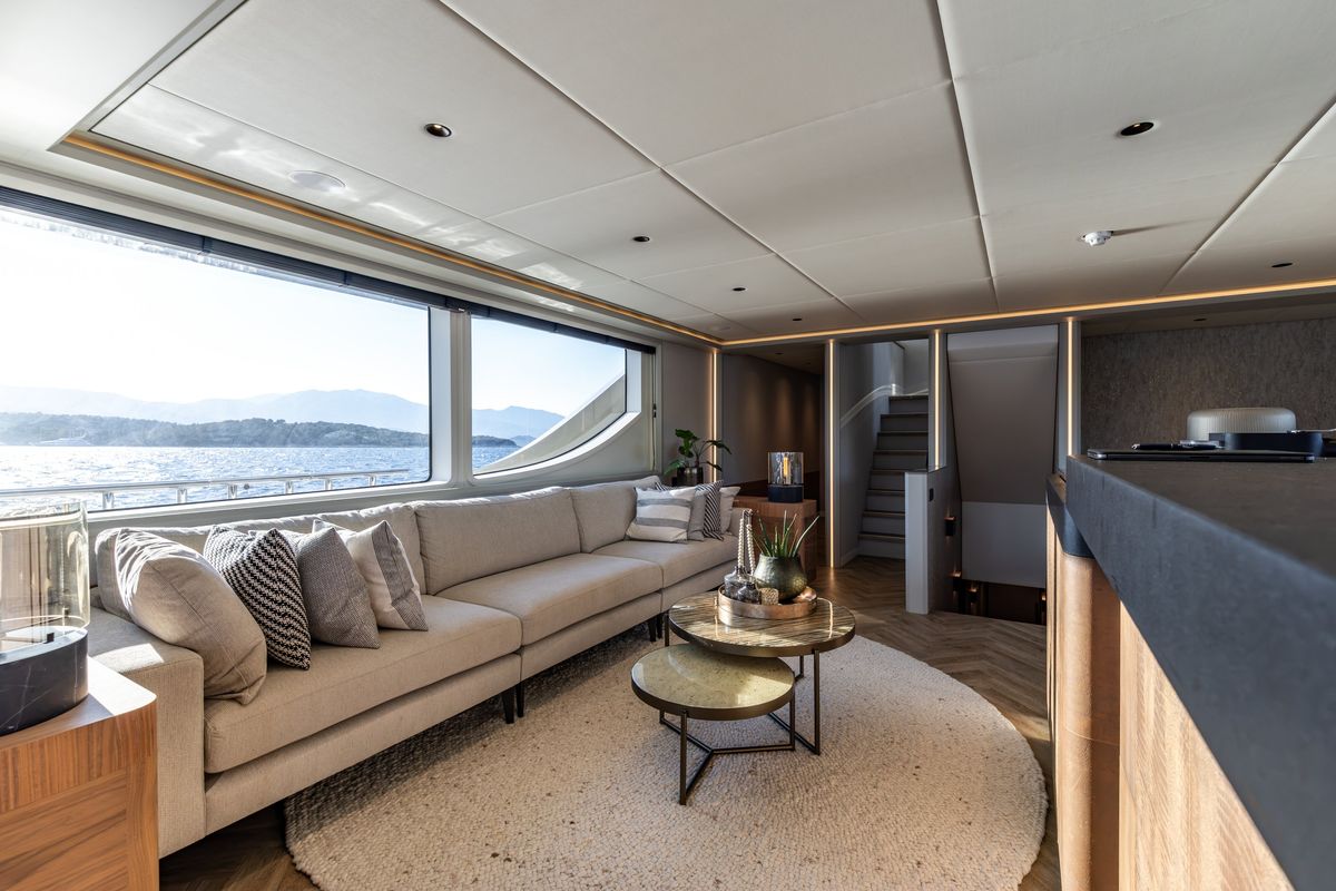 LADY FLEUR 32.65m Holterman Shipyard motor yacht for sale, main saloon lounge