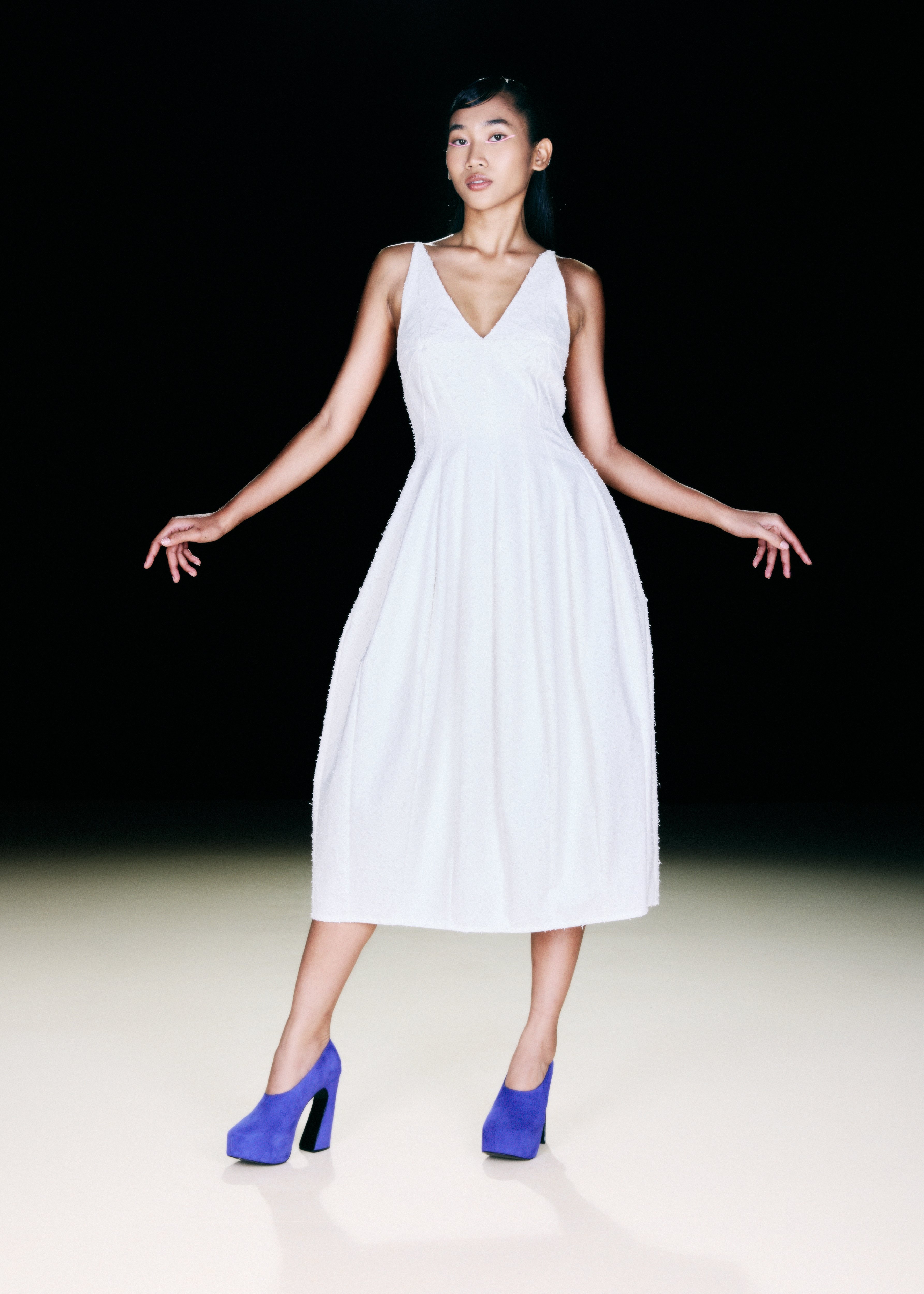 Look 14 of HANDS
