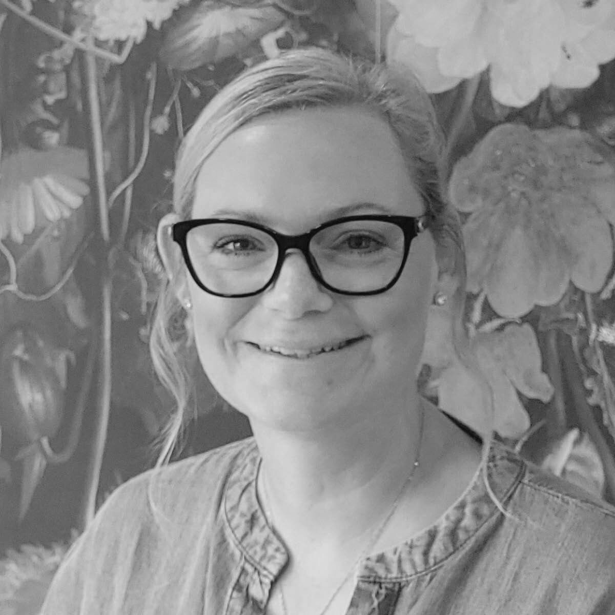 Shanna Ballsrud - Controller, Systems Developer, and HR at Mom's Design Build in MN