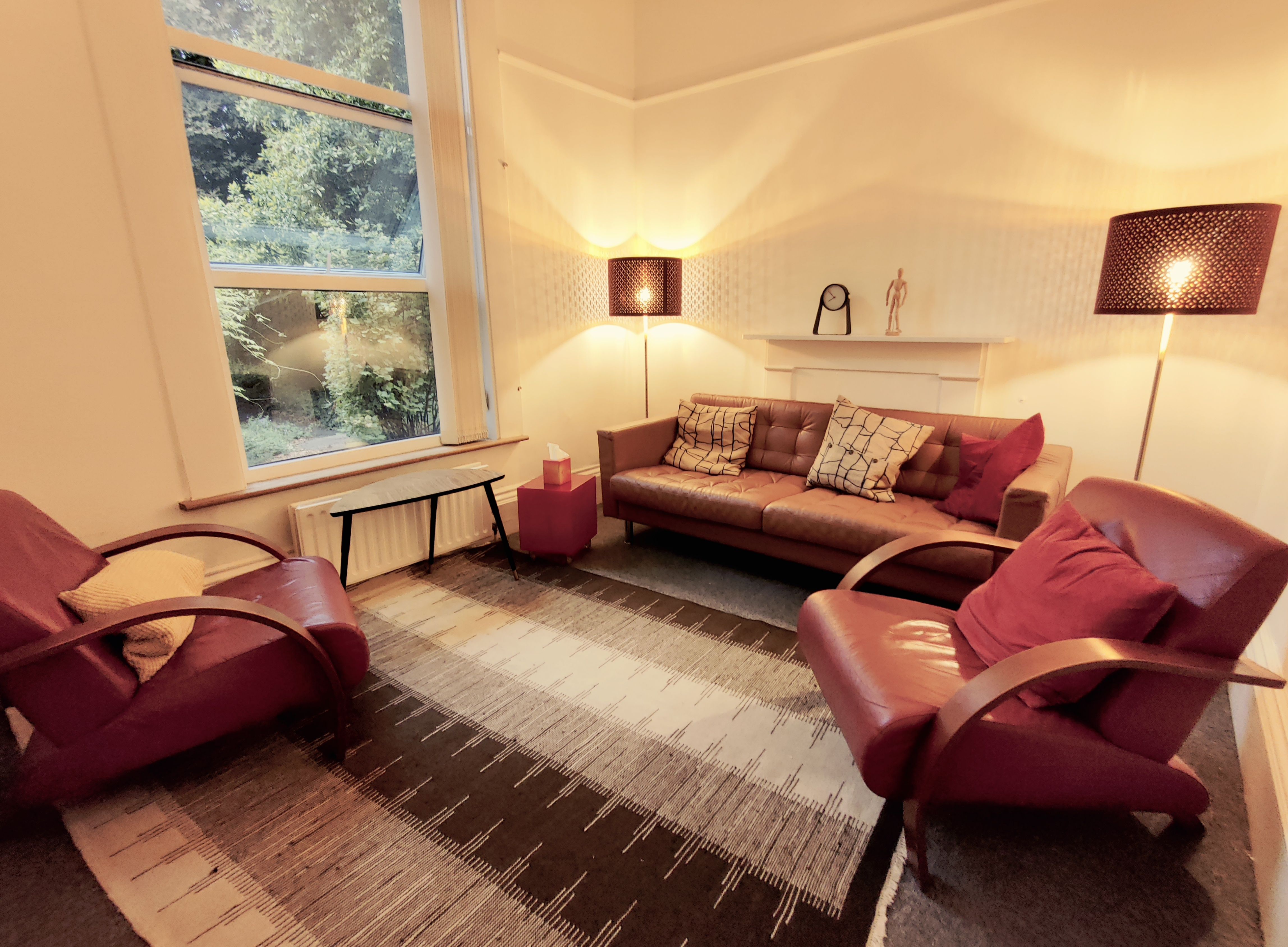 Psychotherapy office space in Ealing 1