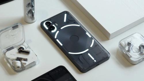 Nothing apuesta por celulares con diseño transparente y minimalista que desafían la monotonía tradicional de la industria 