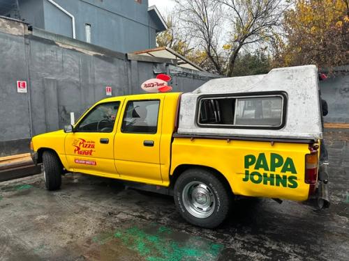 ¿La recuerdas? Papa Johns trae a Santiago la icónica camioneta de Toy Story con concursos y promociones para fanáticos