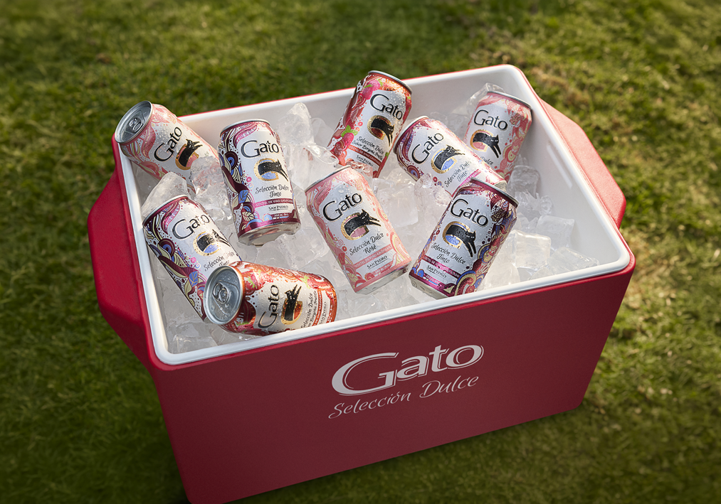 Los clásicos también innovan: Gato típico chileno trae una nueva experiencia más refrescante, práctica y lista para disfrutar