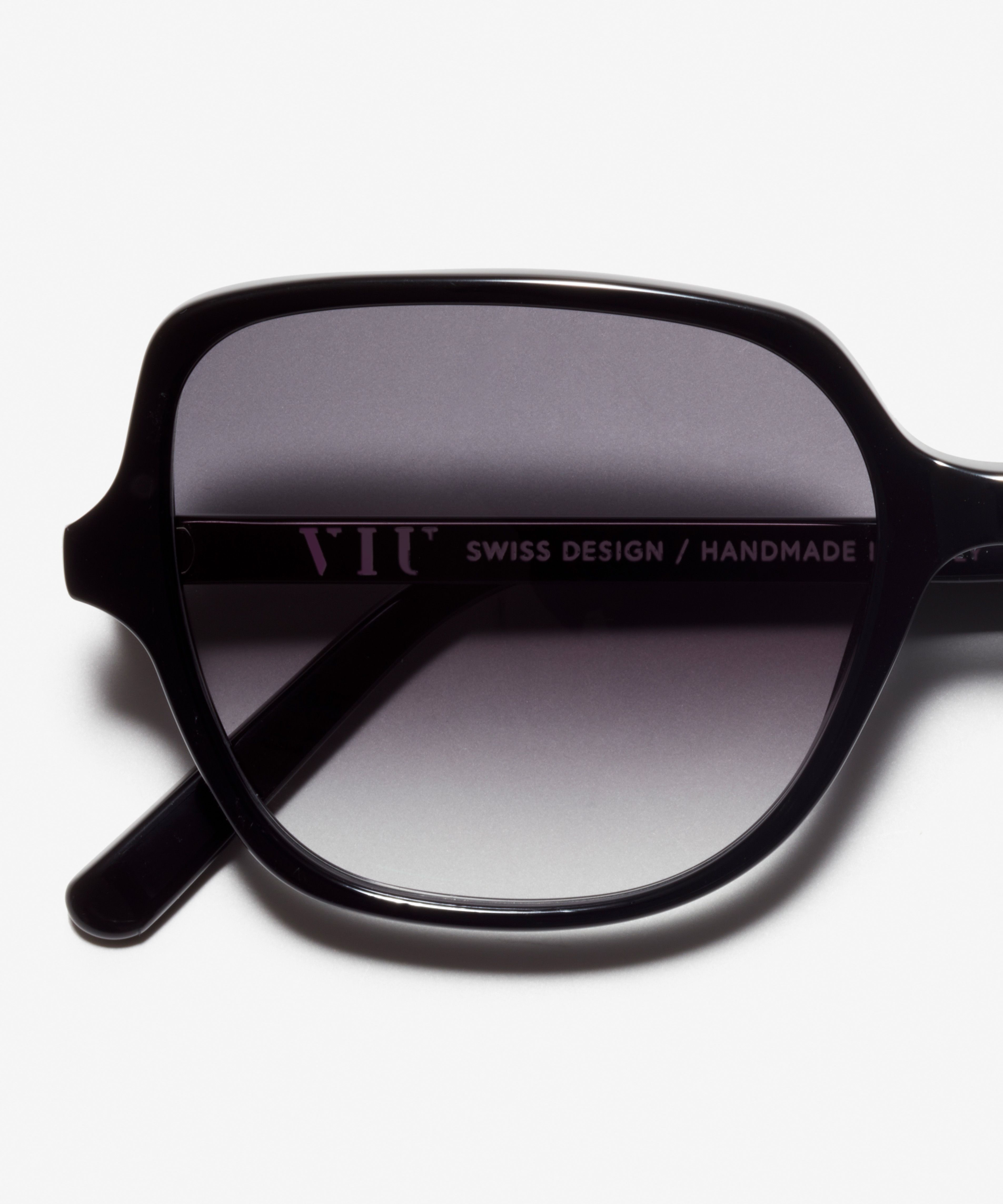 Black Sunglasses | VIU Eyewear