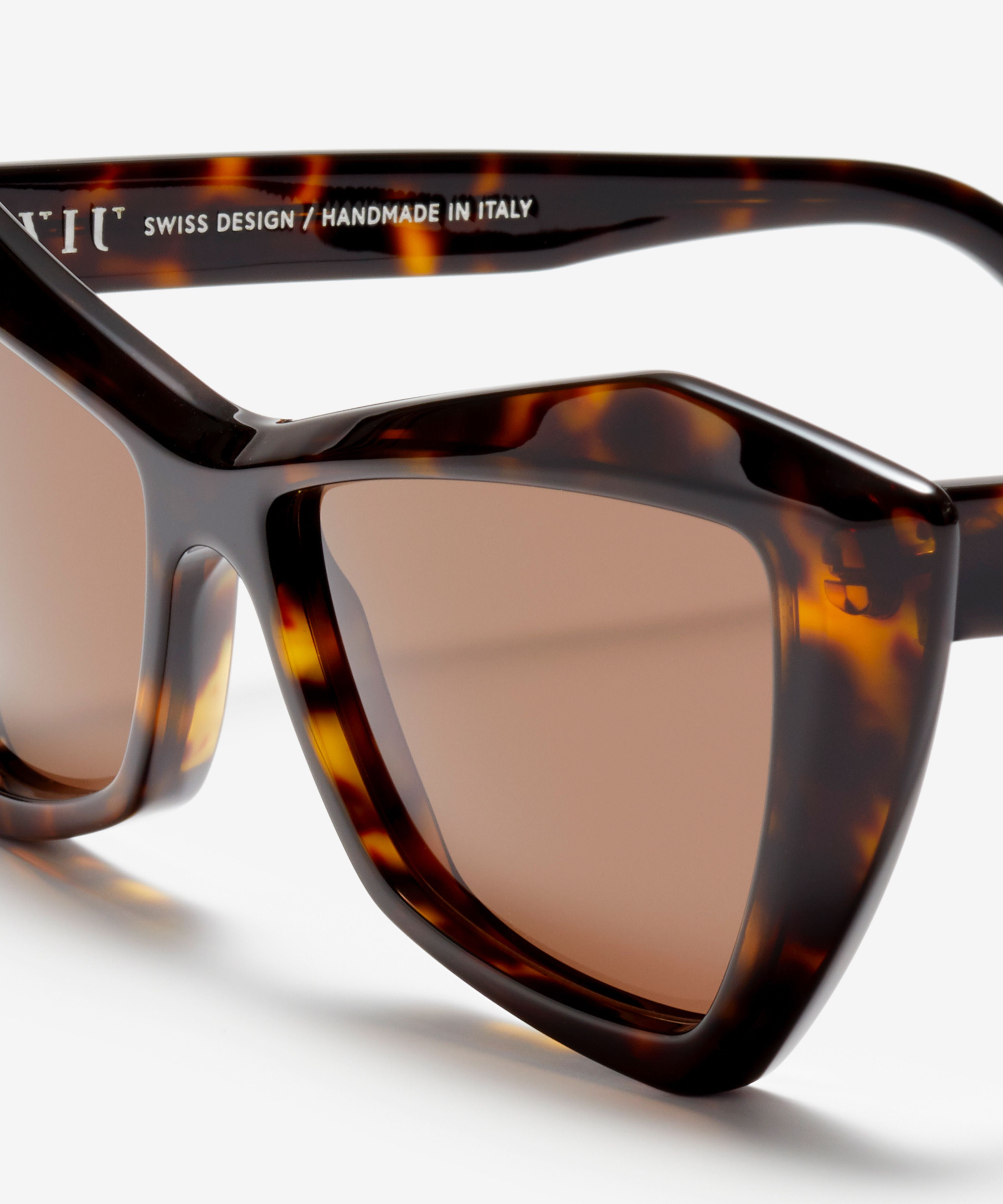 Equipment Ingrid Sunglasses ? VIU x House of Dagmar The Ingrid | VIU Eyewear main image 3