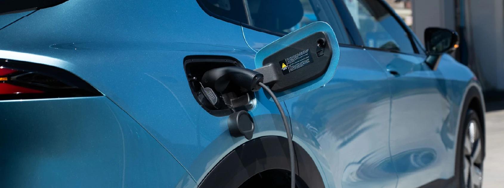 215 CV con tecnología híbrida
