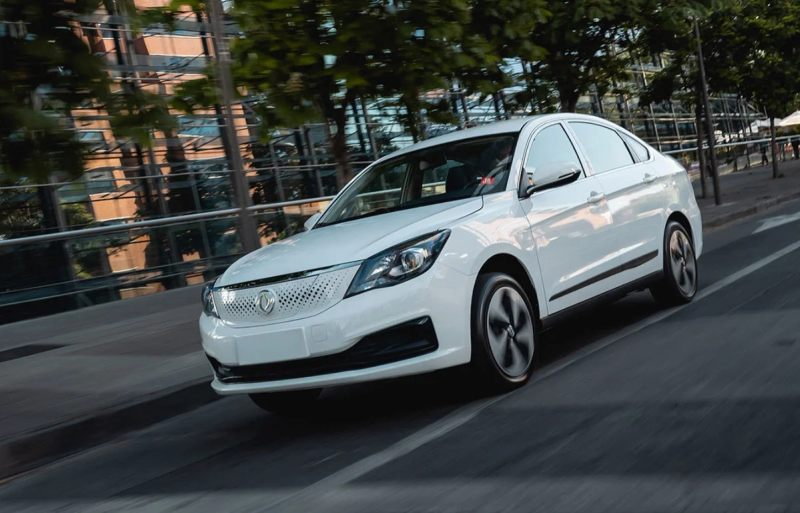 Dongfeng E70
