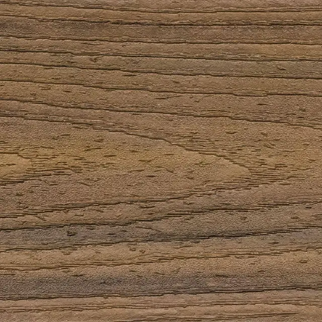 Trex Transcend® Havanna Gold close-up