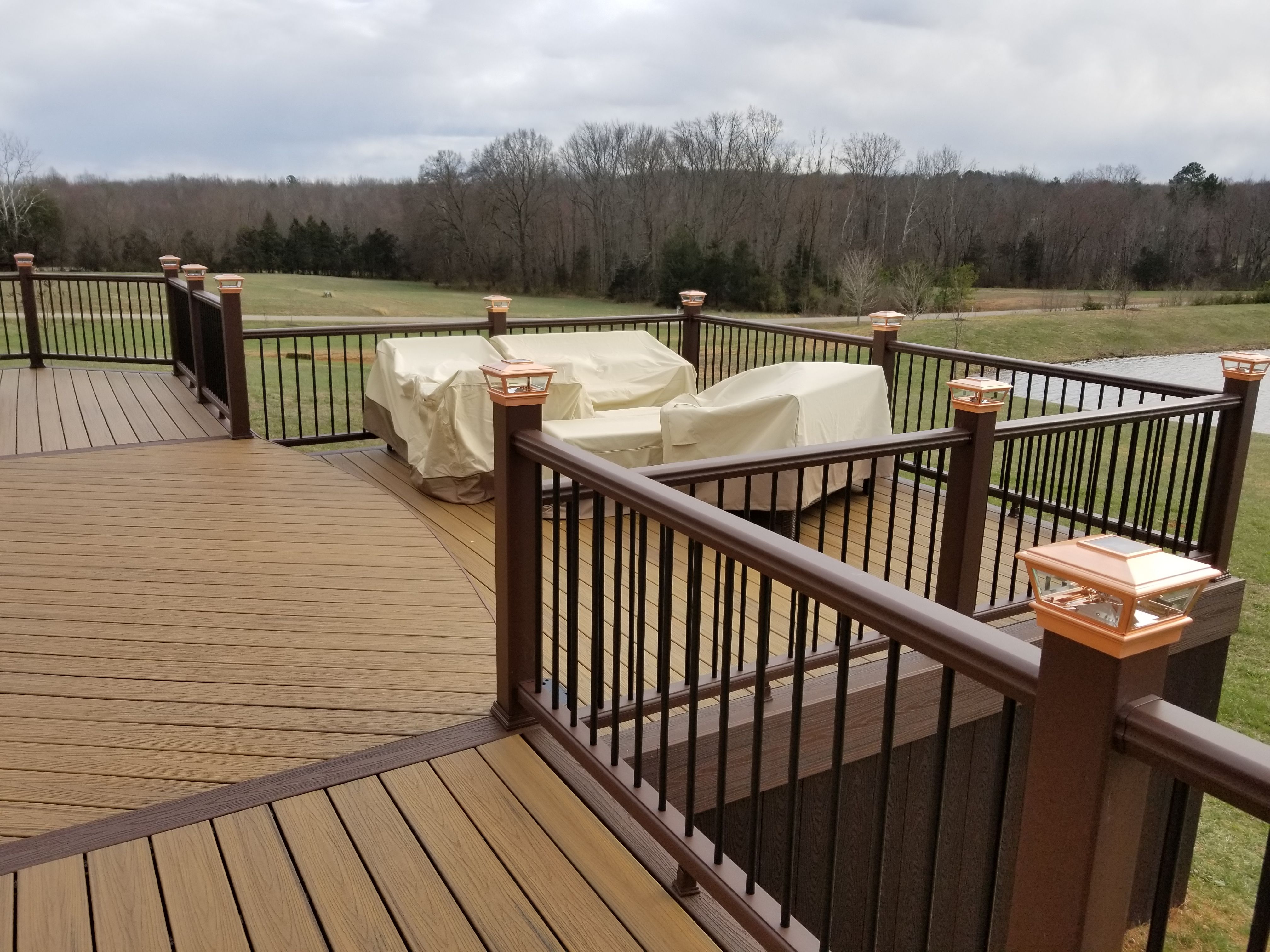 Trex Transcend® Havanna Gold example