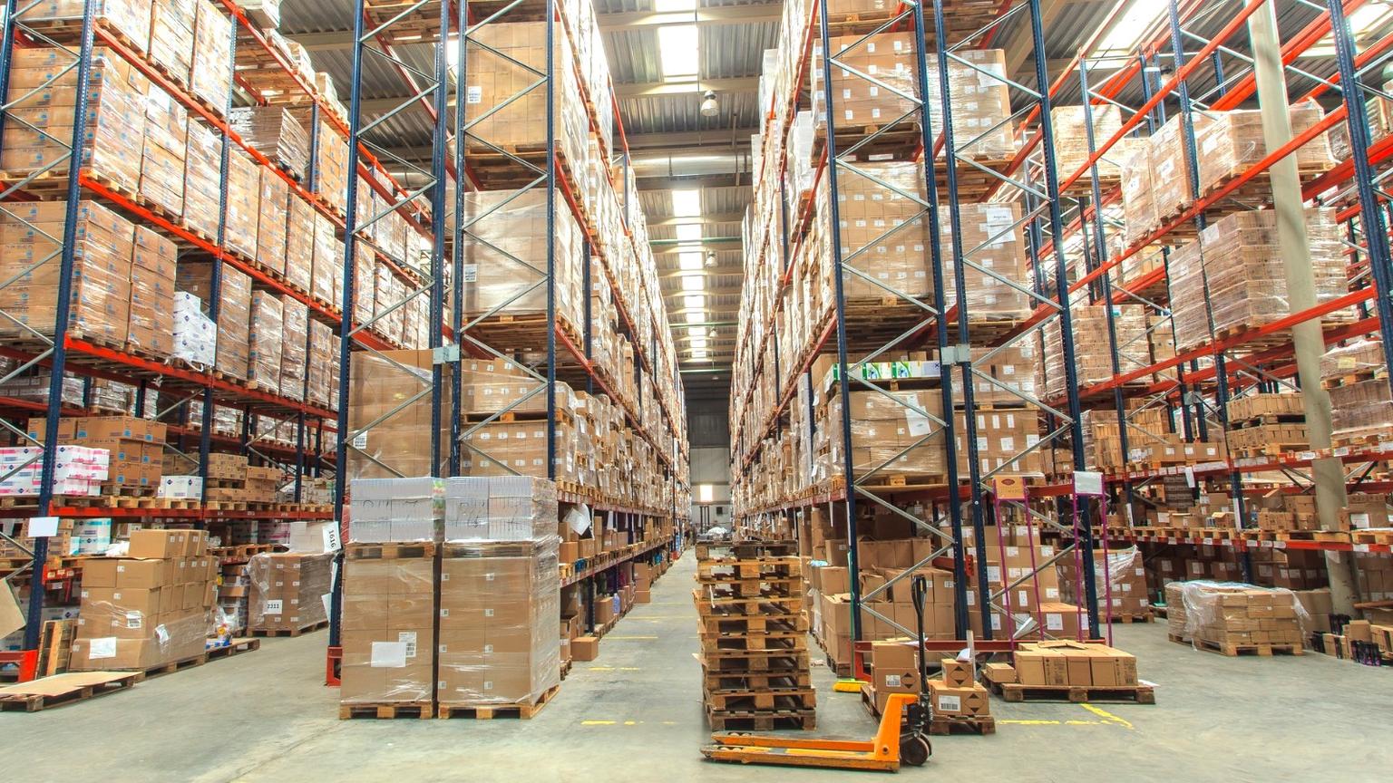 Dropshipping Vs Wholesale: Two Profitable Business Models
