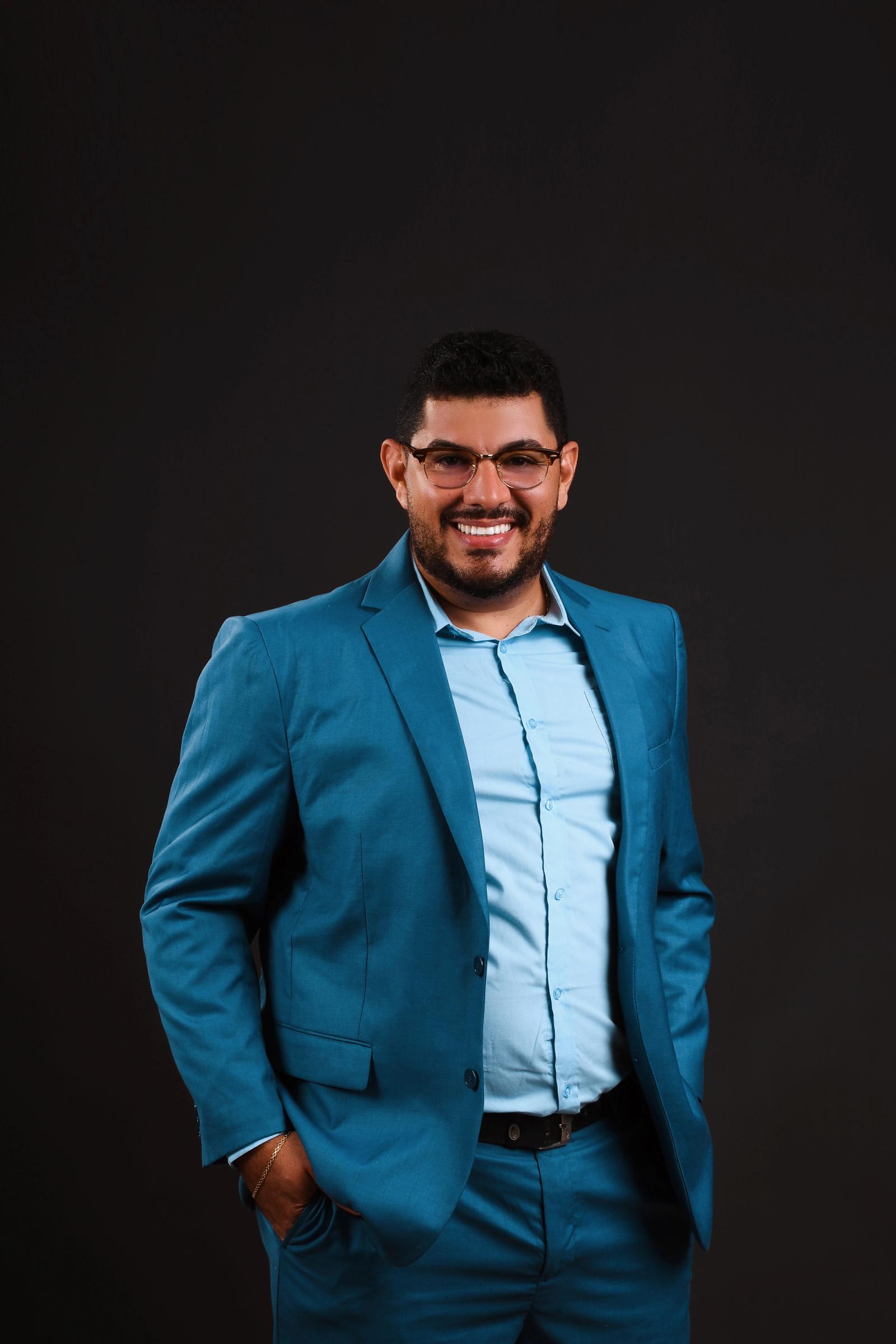 Mãe e bebê recém-nascido em casa