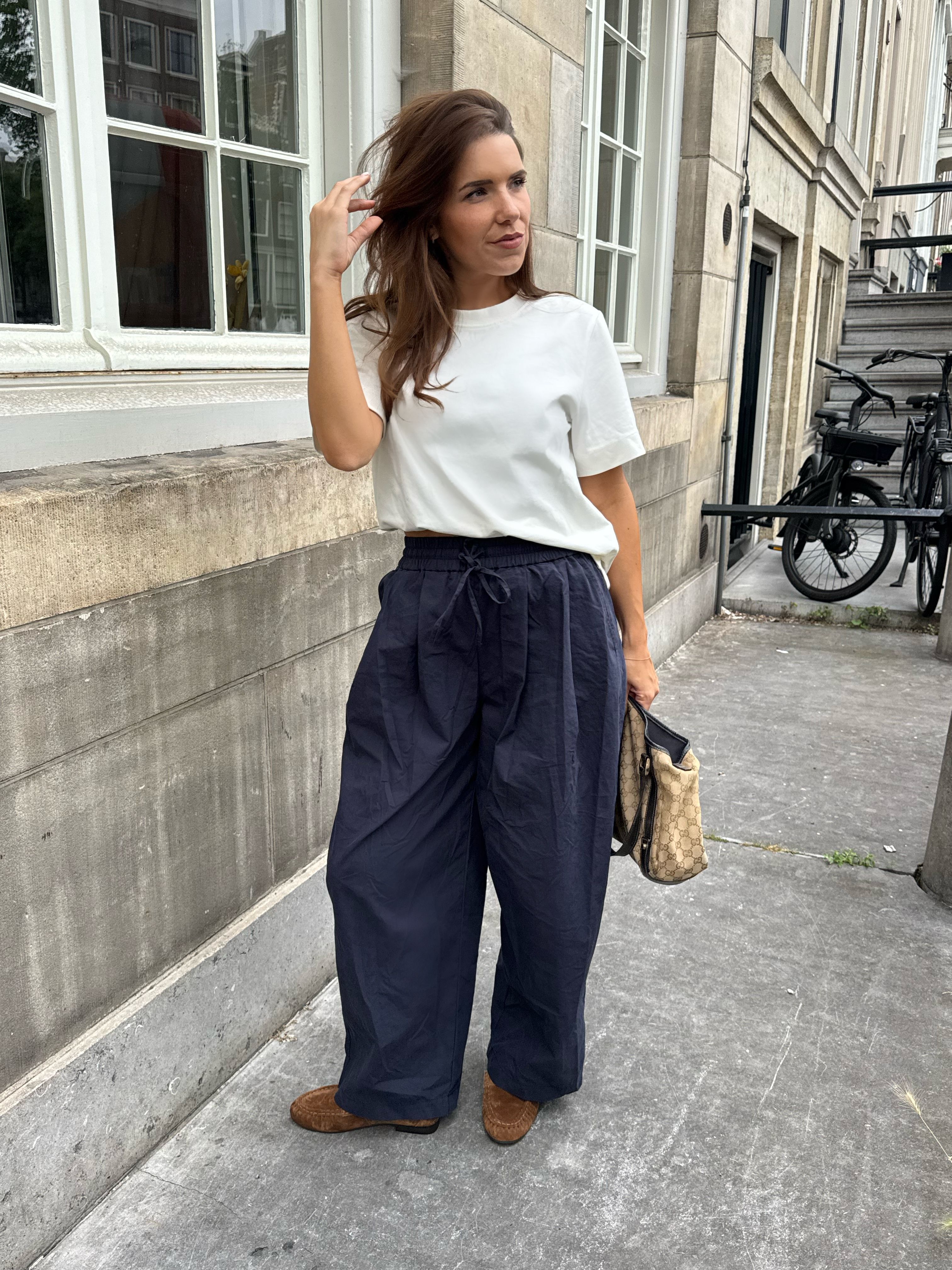 @julievandooren