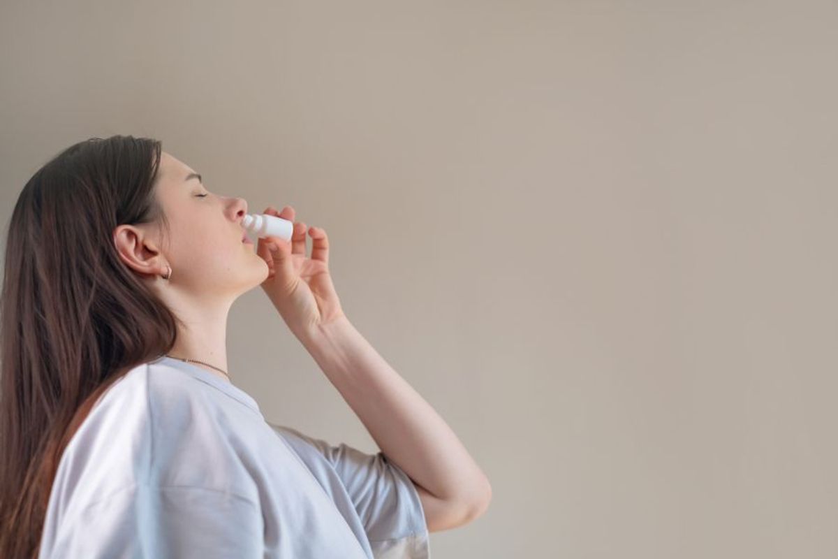 Cách Dùng Thuốc Xịt Mũi Viraleze Đúng Cách
