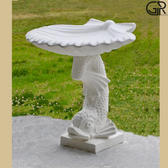 Classic Marble Birdbath Design