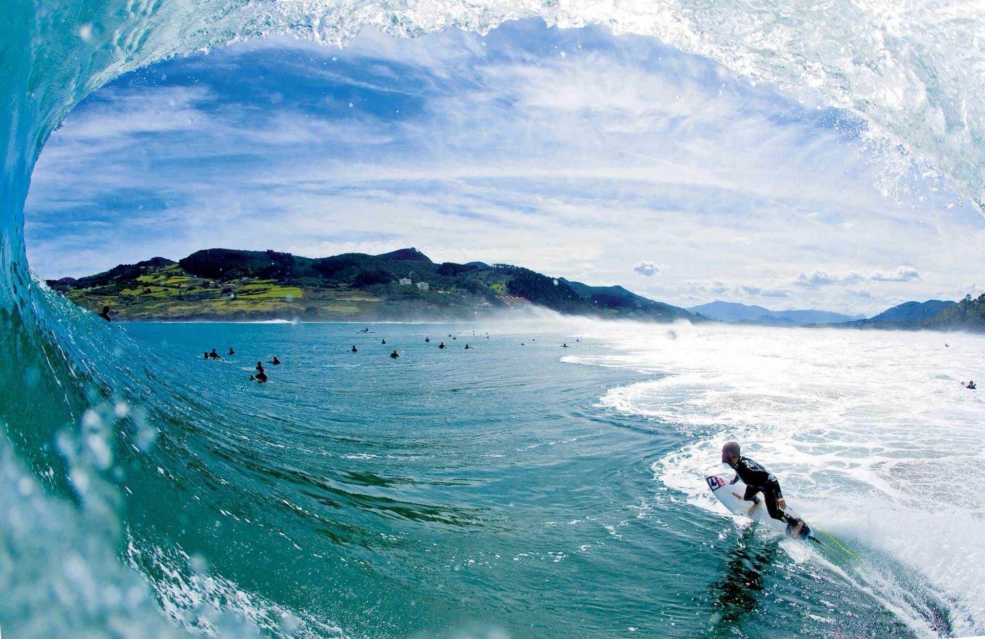 Mundaka by Damien Poullenot