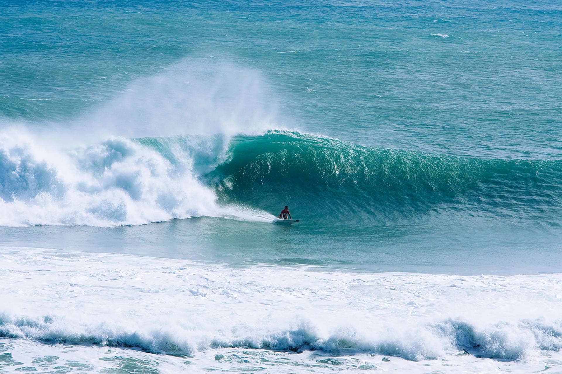 Kenting Beach by Andrew Sheild