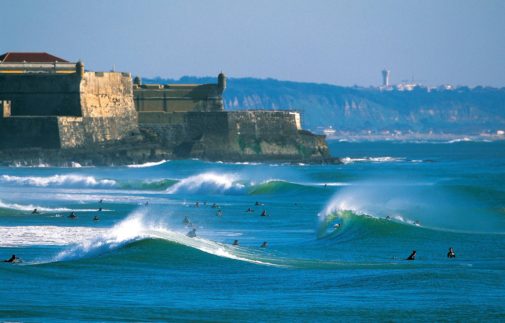 Carcavelos by Ricardo Bravo