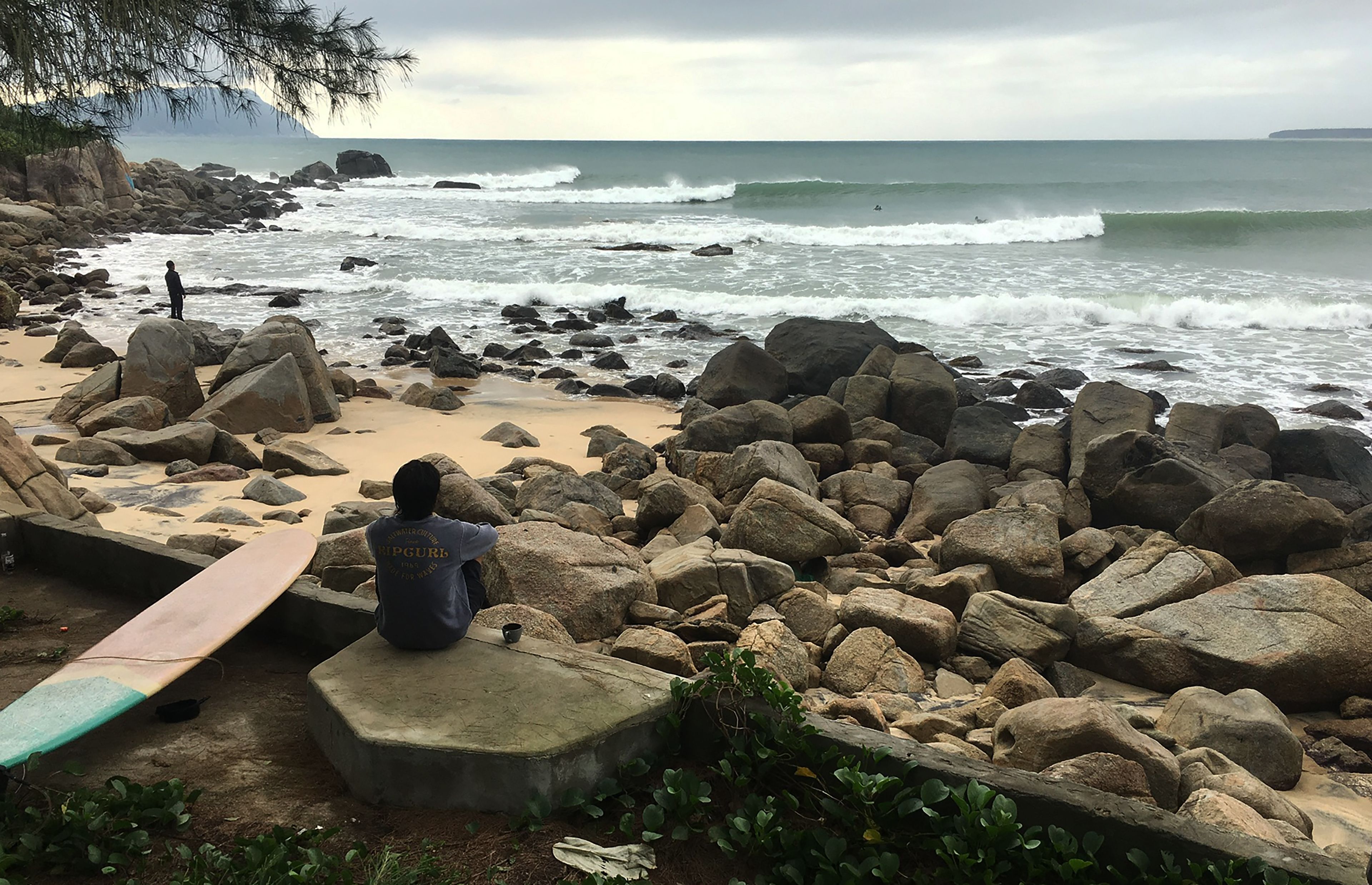 Xintan Wan Stormrider Surf Guides